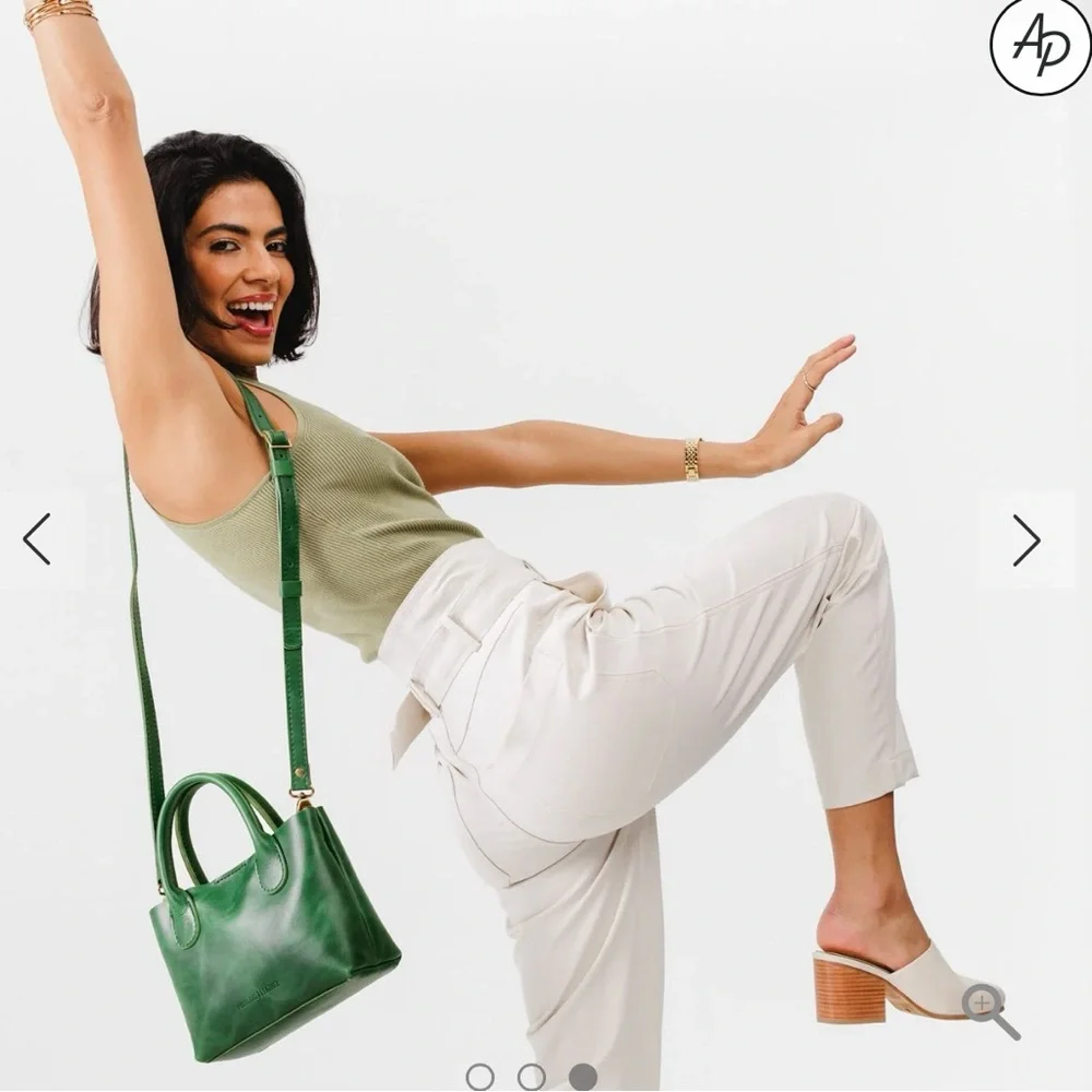 Portland Leather Small Raindrop Crossbody Bag $240 Retail. NWOT. - Picture 11 of 11